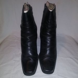 Studio Works Bette Black Leather 9M Heeled Boot